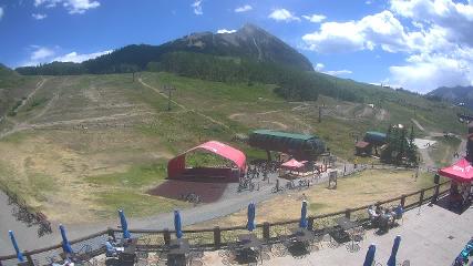 Crested Butte: Base area (skicb.com)