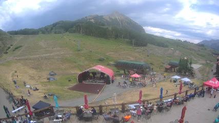 Crested Butte: Base area (skicb.com)