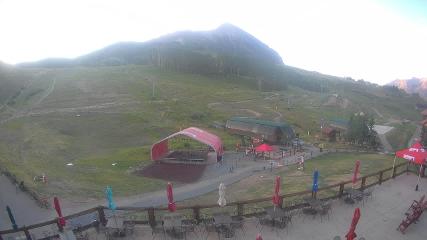 Crested Butte: Base area (skicb.com)