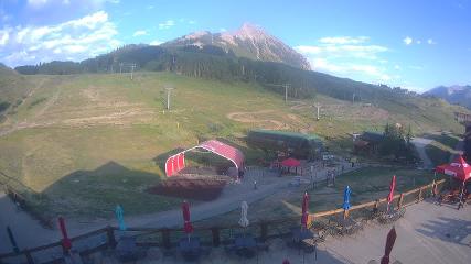 Crested Butte: Base area (skicb.com)
