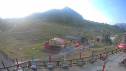 Crested Butte: Base area (skicb.com)