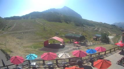 Crested Butte: Base area (skicb.com)