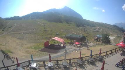 Crested Butte: Base area (skicb.com)