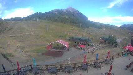Crested Butte: Base area (skicb.com)