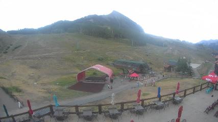 Crested Butte: Base area (skicb.com)