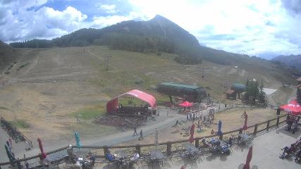 Crested Butte: Base area (skicb.com)
