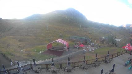 Crested Butte: Base area (skicb.com)