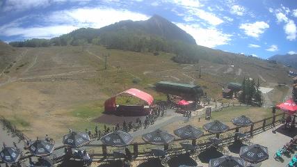 Crested Butte: Base area (skicb.com)