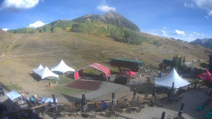 Crested Butte: Base area (skicb.com)
