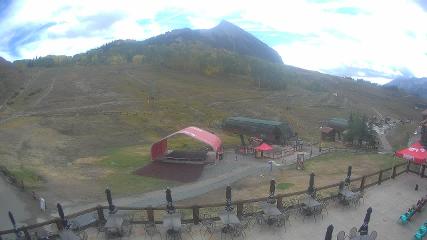 Crested Butte: Base area (skicb.com)