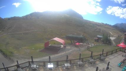 Crested Butte: Base area (skicb.com)