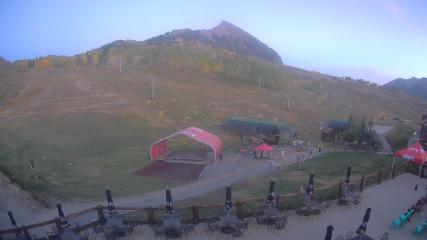 Crested Butte: Base area (skicb.com)