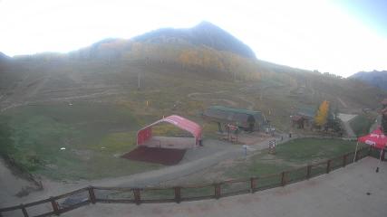 Crested Butte: Base area (skicb.com)