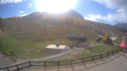 Crested Butte: Base area (skicb.com)