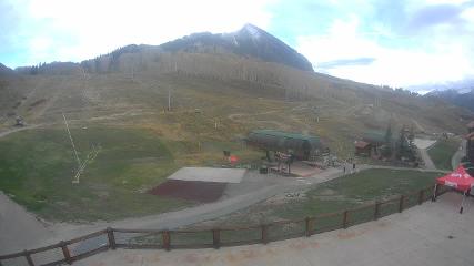 Crested Butte: Base area (skicb.com)