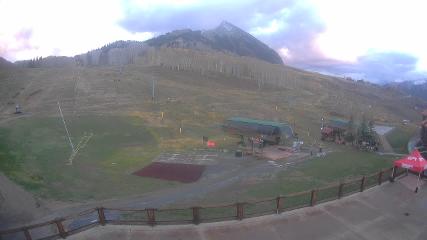 Crested Butte: Base area (skicb.com)
