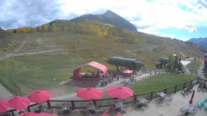 Crested Butte: Base area (skicb.com)