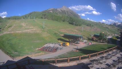 Crested Butte: Base area (skicb.com)