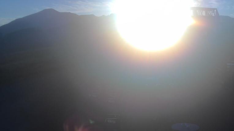 Webcam Crested Butte: Umbrella Bar at Ten Peaks