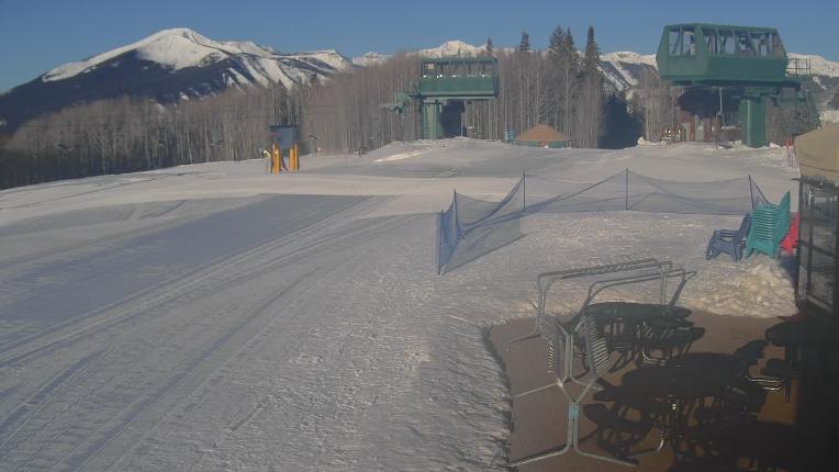 Webcam Crested Butte: Umbrella Bar at Ten Peaks