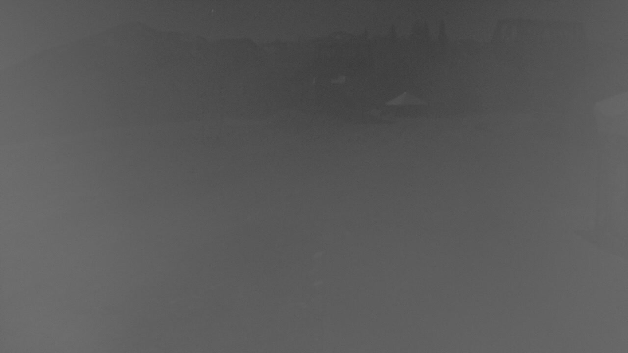 Webcam Crested Butte: Umbrella Bar at Ten Peaks