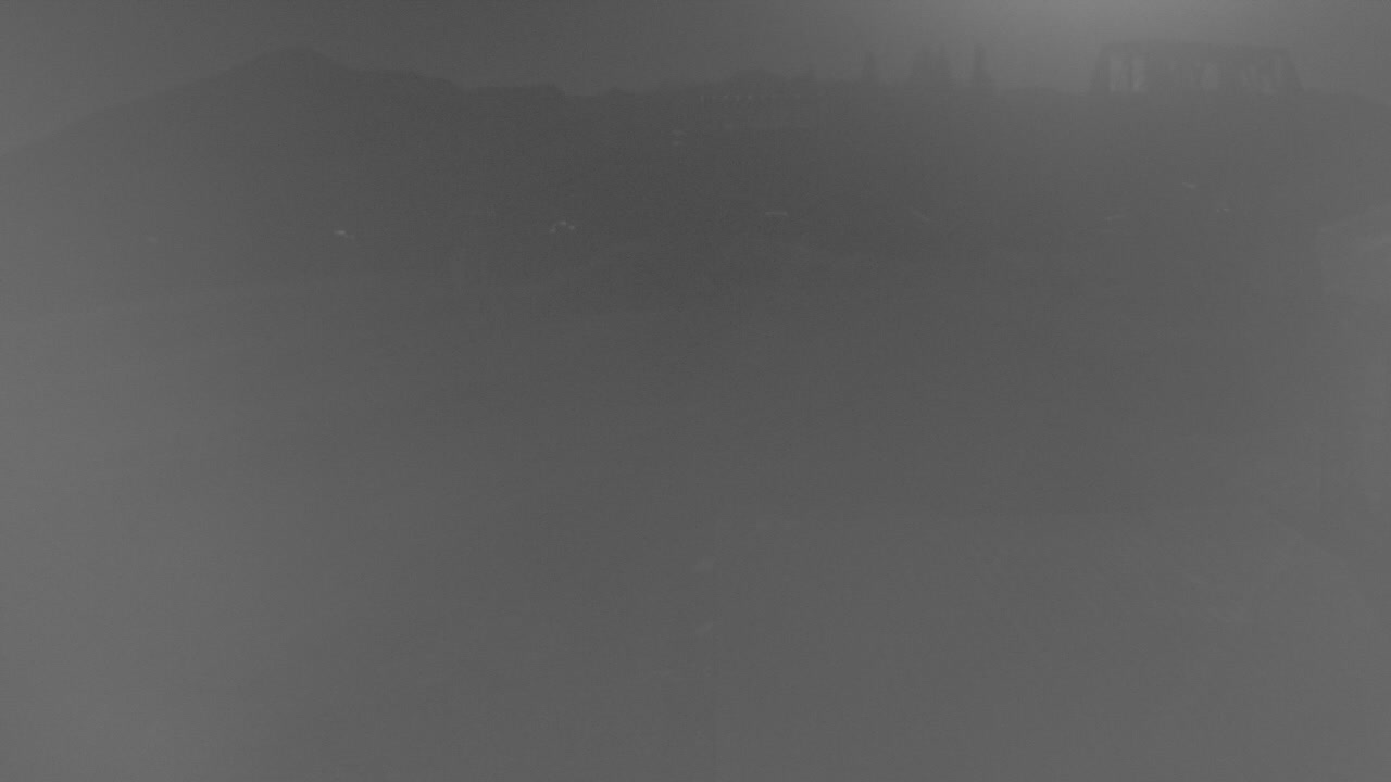 Webcam Crested Butte: Umbrella Bar at Ten Peaks