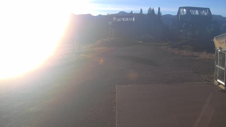 Webcam Crested Butte: Umbrella Bar at Ten Peaks