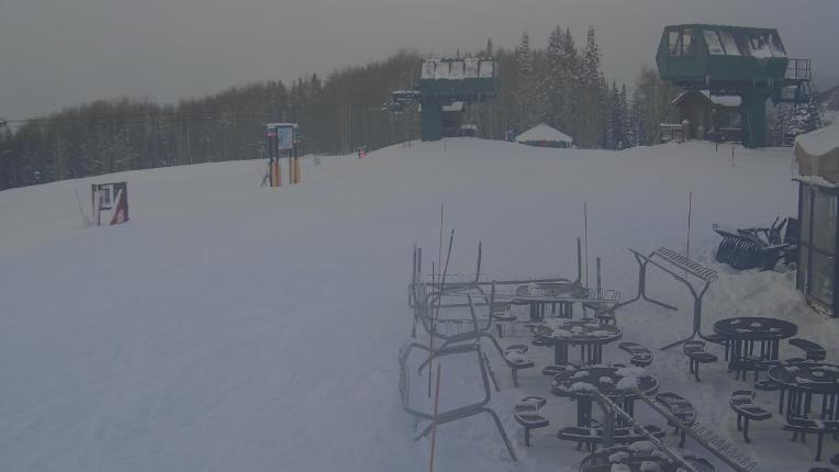 Webcam Crested Butte: Umbrella Bar at Ten Peaks