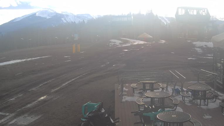 Webcam Crested Butte: Umbrella Bar at Ten Peaks