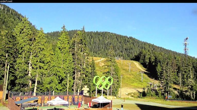 Webcam Cypress Mountain: Olympic Plaza