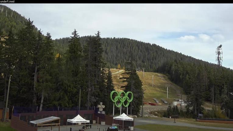 Webcam Cypress Mountain: Olympic Plaza