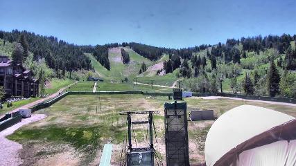 Deer Valley: Snow park lodge (deervalley.com)