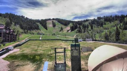 Deer Valley: Snow park lodge (deervalley.com)