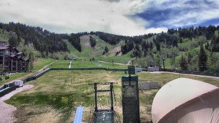 Deer Valley: Snow park lodge (deervalley.com)