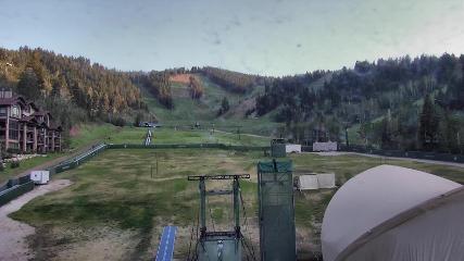 Deer Valley: Snow park lodge (deervalley.com)