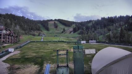 Deer Valley: Snow park lodge (deervalley.com)