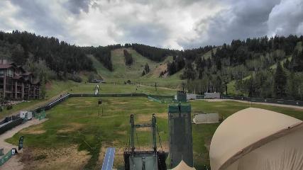Deer Valley: Snow park lodge (deervalley.com)