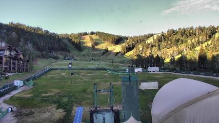 Deer Valley: Snow park lodge (deervalley.com)