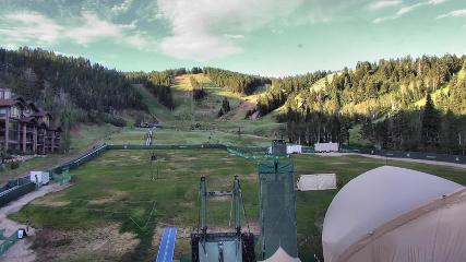 Deer Valley: Snow park lodge (deervalley.com)