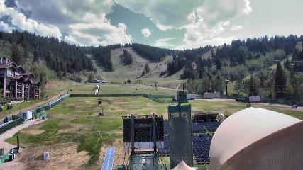 Deer Valley: Snow park lodge (deervalley.com)