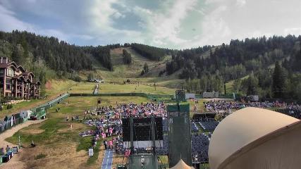 Deer Valley: Snow park lodge (deervalley.com)