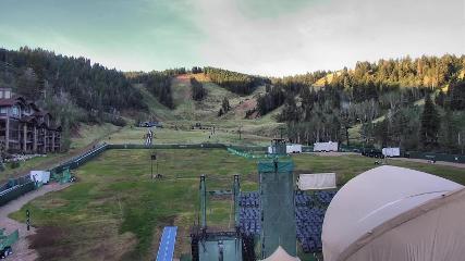 Deer Valley: Snow park lodge (deervalley.com)