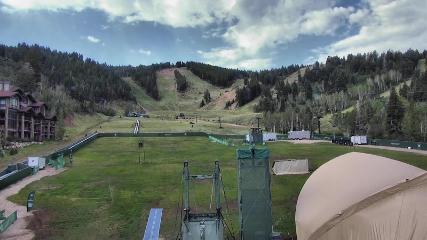 Deer Valley: Snow park lodge (deervalley.com)