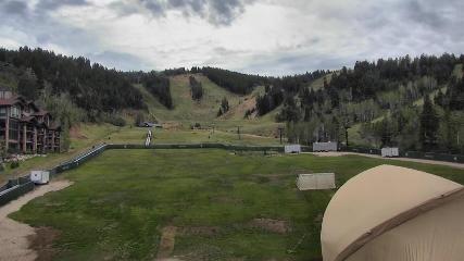 Deer Valley: Snow park lodge (deervalley.com)