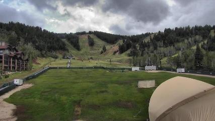 Deer Valley: Snow park lodge (deervalley.com)