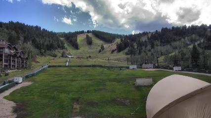 Deer Valley: Snow park lodge (deervalley.com)