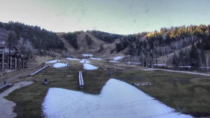 Deer Valley: Snow park lodge (deervalley.com)