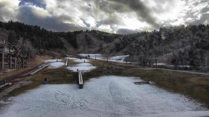 Deer Valley: Snow park lodge (deervalley.com)