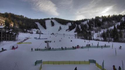 Deer Valley: Snow park lodge (deervalley.com)