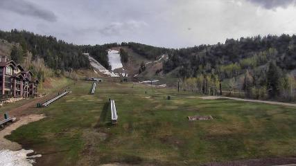 Deer Valley: Snow park lodge (deervalley.com)